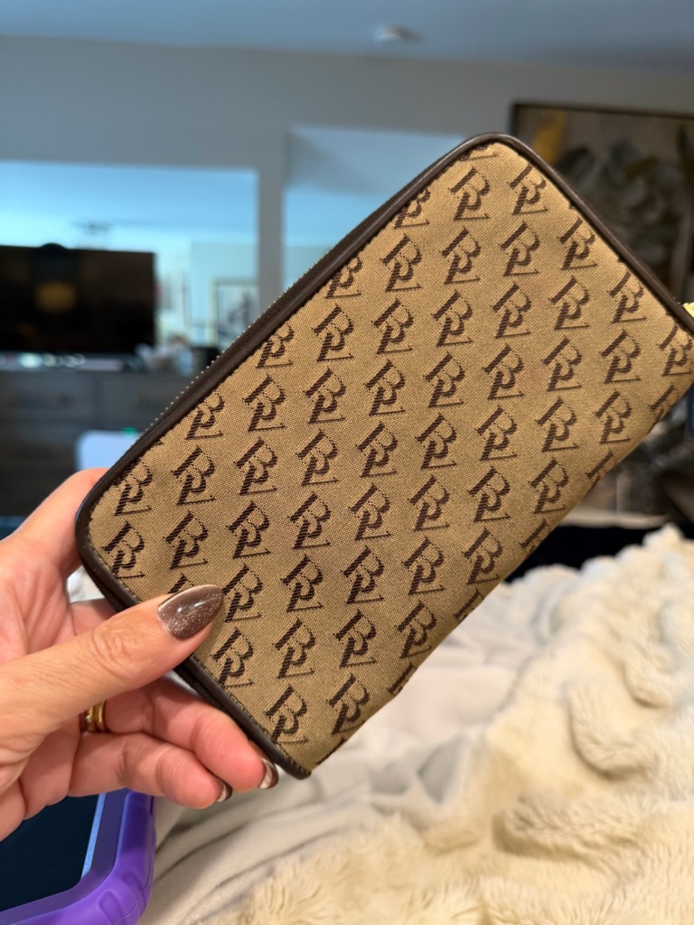 Bottega Veneta Brown Monogram Zip Wallet - Picture 4 of 11